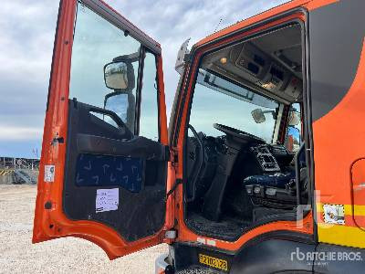 Dropside/ Flatbed truck IVECO STRALYS 360 2007 Palfinger PK15500 6000 kg ...: picture 16