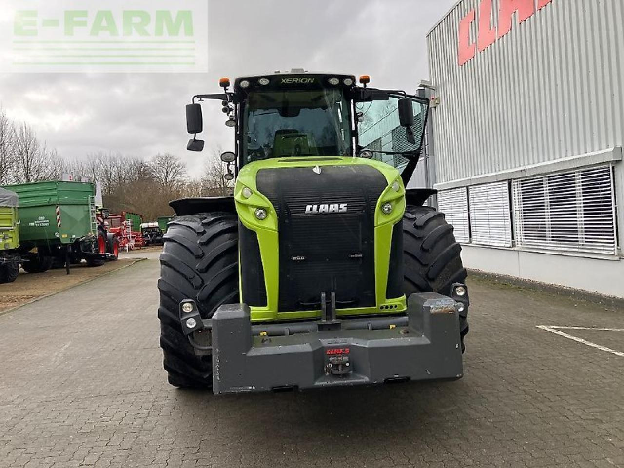 Farm tractor CLAAS xerion 5000 trac vc TRAC VC: picture 7