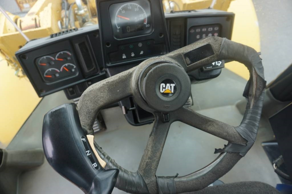 Wheel loader CAT 966 G: picture 14