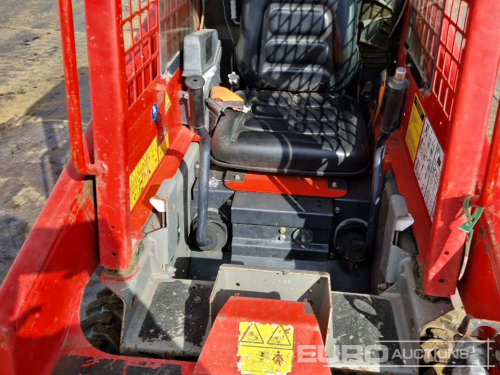 Skid steer loader 2014 Bobcat S70: picture 16