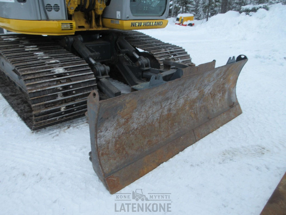 Crawler excavator New Holland E150BSR-2 Blade Runner: picture 19