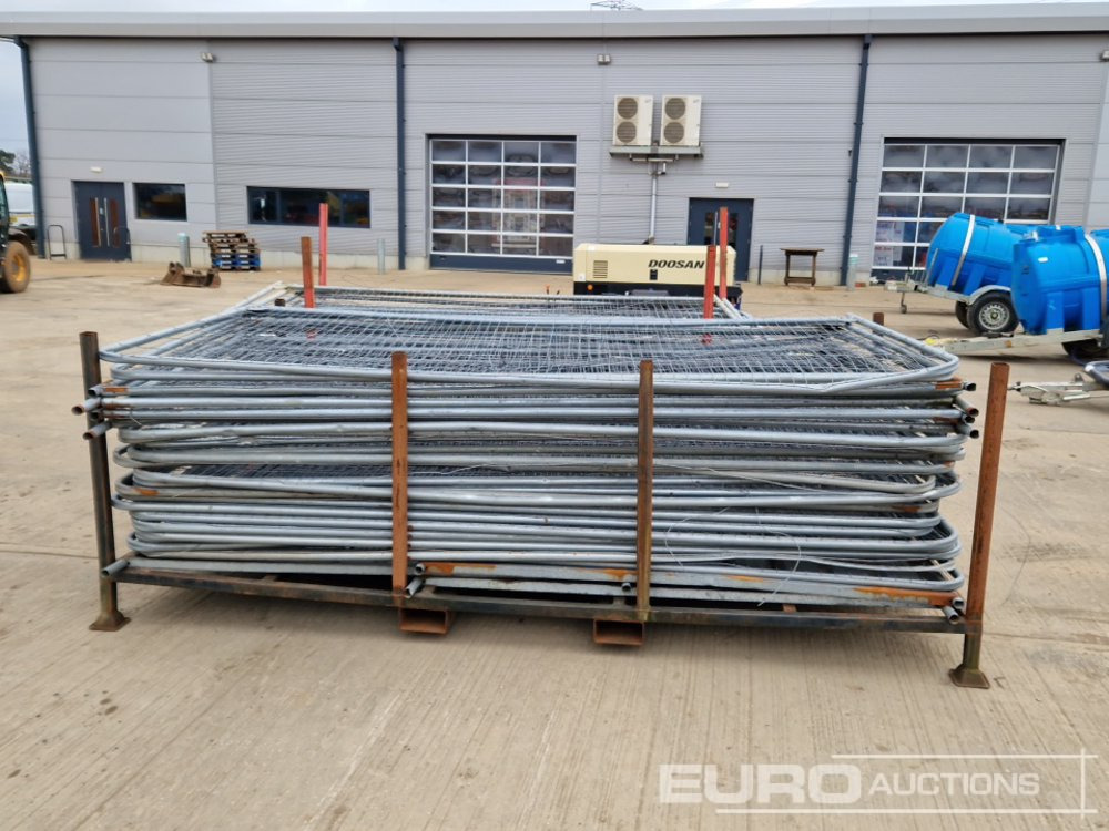 Construction equipment Stillage of Heras Fencing (2 of): picture 6