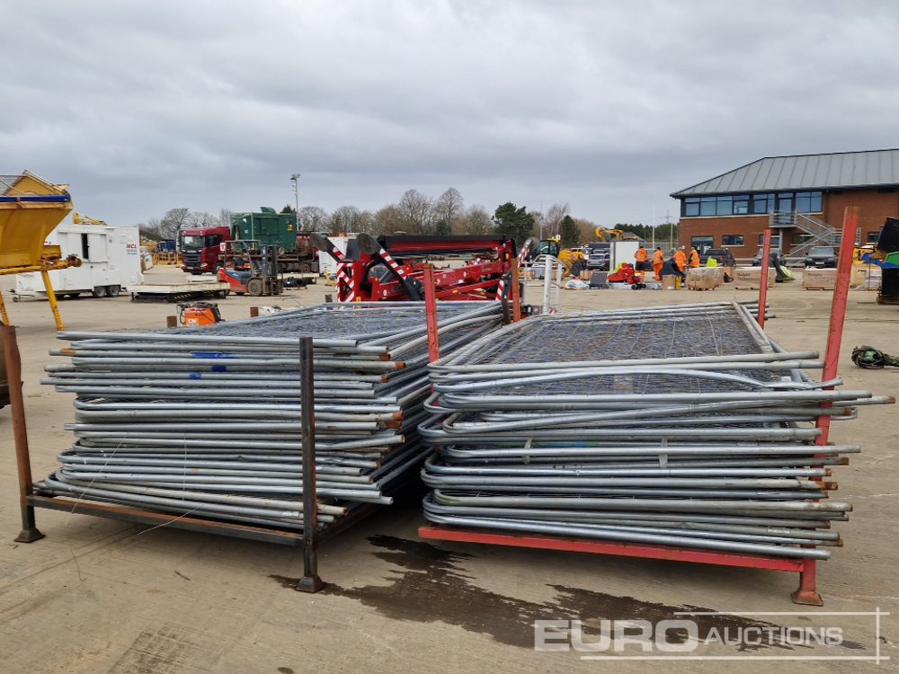 Construction equipment Stillage of Heras Fencing (2 of): picture 8