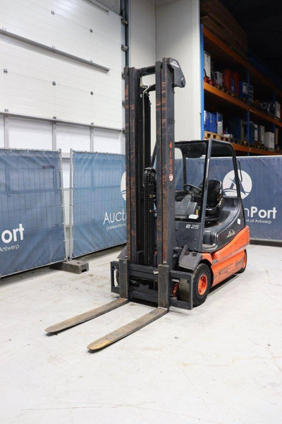 Electric forklift Linde E25-02: picture 9