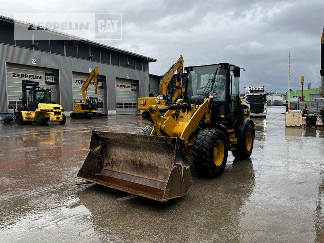 Wheel loader Cat 908M: picture 8